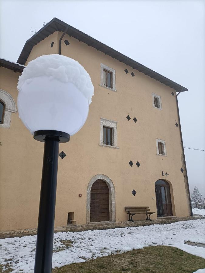 Casa Fra Ambrogio Pizzoli Exterior foto